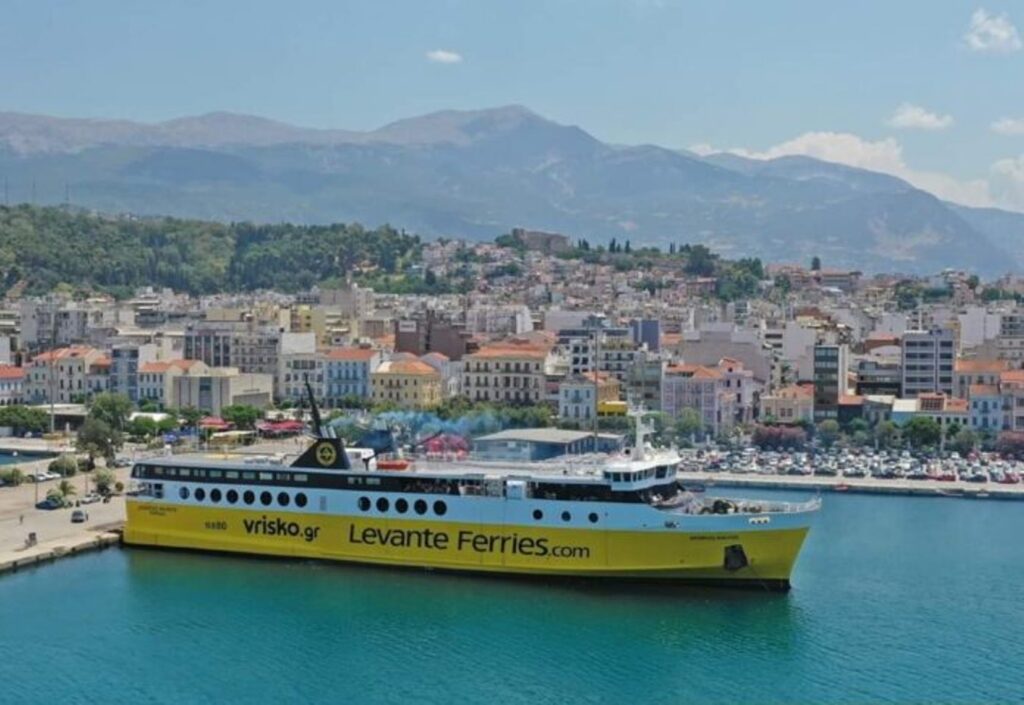 Πάτρα: Αλλαξε θέση στο λιμάνι το πλοίο για Κεφαλονιά - Ιθάκη