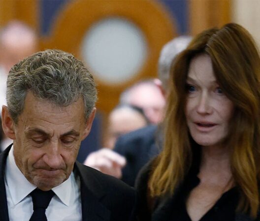 Από τη λάμψη στο Εφετείο: Η ταλαιπωρημένη εικόνα της Κάρλα Μπρούνι ΦΩΤΟ