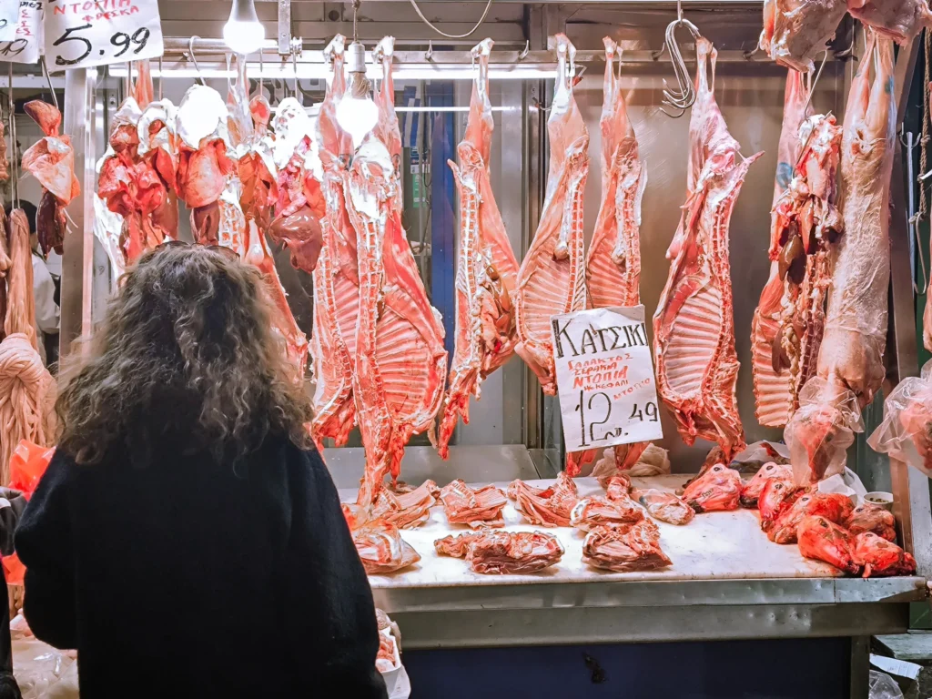 Aχαΐα: Το κόστος του φετινού Πασχαλινού τραπεζιού σε αριθμούς - Τι έδειξε η μελέτη για την ακρίβεια - Κόντρες και προτροπές στην Αγορά