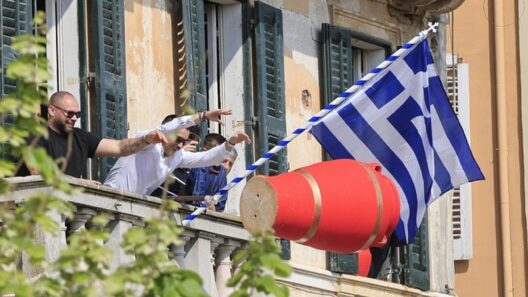Μεγάλο Σάββατο - Πρώτη Ανάσταση: Από την Κέρκυρα μέχρι τη Χίο «σείστηκαν» οι ναοί ΦΩΤΟ - ΒΙΝΤΕΟ
