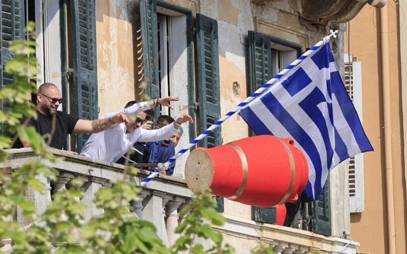 Μεγάλο Σάββατο - Πρώτη Ανάσταση: Από την Κέρκυρα μέχρι τη Χίο «σείστηκαν» οι ναοί ΦΩΤΟ - ΒΙΝΤΕΟ 24 Μεγάλο Σάββατο - Πρώτη Ανάσταση: Από την Κέρκυρα μέχρι τη Χίο «σείστηκαν» οι ναοί ΦΩΤΟ - ΒΙΝΤΕΟ