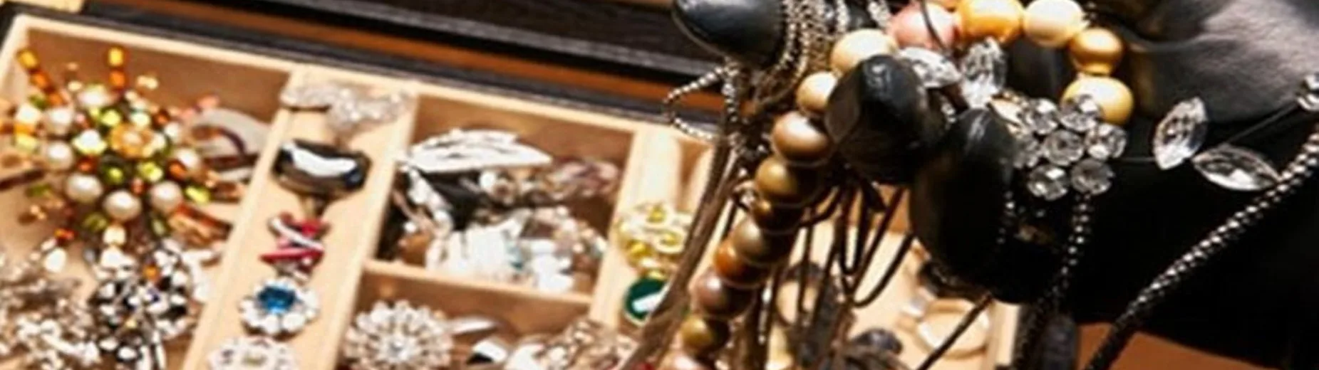 Πάτρα: Ροκάνισε τα κάγκελα και «σήκωσε» κοσμήματα 10.000€!