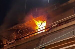 Τι ερευνούν οι Αρχές για τη φωτιά με δύο νεκρούς στον Κολωνό ΦΩΤΟ