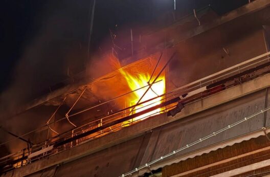 Τι ερευνούν οι Αρχές για τη φωτιά με δύο νεκρούς στον Κολωνό ΦΩΤΟ