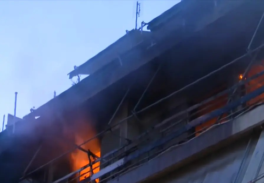 Αθήνα: Τραγωδία στο κέντρο - Δύο νεκροί από φωτιά ΒΙΝΤΕΟ