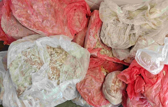 Κατάσχεση 11 τόνων ακατάλληλων κρεάτων από την Περιφέρεια Αττικής ΦΩΤΟ 25 Κατάσχεση 11 τόνων ακατάλληλων κρεάτων από την Περιφέρεια Αττικής ΦΩΤΟ