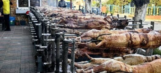 Πάτρα: Ο κρεοπώλης με τις 90 και πλέον σούβλες και το αρνί take away ΦΩΤΟ 26 Πάτρα: Ο κρεοπώλης με τις 90 και πλέον σούβλες και το αρνί take away ΦΩΤΟ