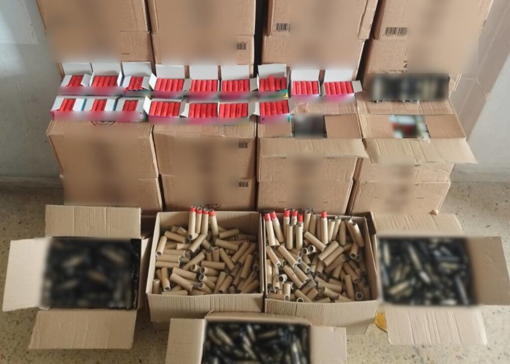 ΕΛΑΣ: 23 συλλήψεις και κατάσχεση πάνω από 90.000 βεγγαλικών σε μια ημέρα! ΒΙΝΤΕΟ