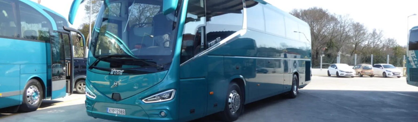 Τροχαίο στο Αγρίνιο: Λεωφορείο έπεσε σε προστατευτικές μπάρες - «Αποκοιμήθηκε στο τιμόνι ο οδηγός»