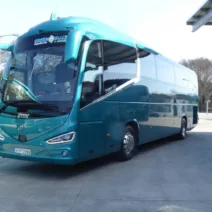 Τροχαίο στο Αγρίνιο: Λεωφορείο έπεσε σε προστατευτικές μπάρες - «Αποκοιμήθηκε στο τιμόνι ο οδηγός»