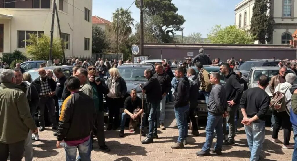 Συνεχίζουν το μπλόκο στο λιμάνι της Μυτιλήνης οι κτηνοτρόφοι - Ανεστάλησαν δρομολόγια ΦΩΤΟ - ΒΙΝΤΕΟ