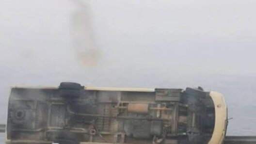 Σφακιά: Ανετράπη λεωφορείο, αναφορές πως το «σήκωσαν» οι θυελλώδεις άνεμοι ΦΩΤΟ