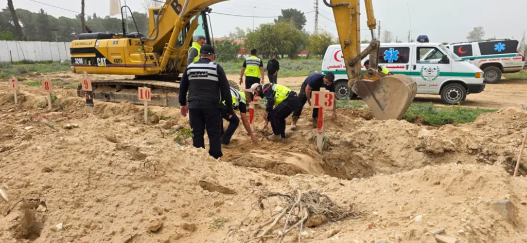 Λίβανος: Ομαδικοί τάφοι ανοίγονται σε οικόπεδα ΦΩΤΟ - ΒΙΝΤΕΟ 27 Λίβανος: Ομαδικοί τάφοι ανοίγονται σε οικόπεδα ΦΩΤΟ - ΒΙΝΤΕΟ