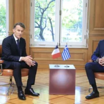 Η διμερής συνάντηση Μητσοτάκη - Μακρόν στο Μαξίμου ΖΩΝΤΑΝΑ