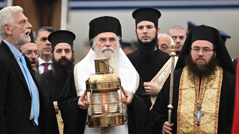 Στην Αθήνα το Άγιο Φως από την Ιερουσαλήμ ΦΩΤΟ 24 Στην Αθήνα το Άγιο Φως από την Ιερουσαλήμ ΦΩΤΟ