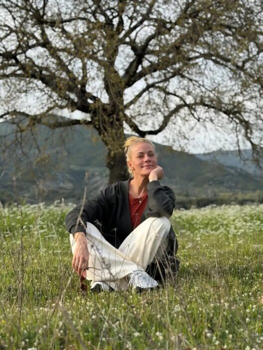 Στο χωριό της στην Αιτωλοακαρνανία Πάσχα για τη Ζέτα Μακρυπούλια ΦΩΤΟ