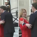 Γιατί έγινε viral το φιλί του Μακρόν στη Μελόνι ΒΙΝΤΕΟ