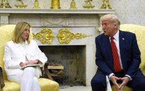 Μελόνι: Απαράδεκτες οι δηλώσεις του Ντόναλντ Τραμπ για τον Πάπα Λέοντα