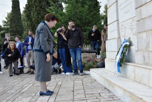 Μενδώνη από Μεσολόγγι: Παραδίδουμε τον αποκατεστημένο Κήπο των Ηρώων ΦΩΤΟ 25 Μενδώνη από Μεσολόγγι: Παραδίδουμε τον αποκατεστημένο Κήπο των Ηρώων ΦΩΤΟ