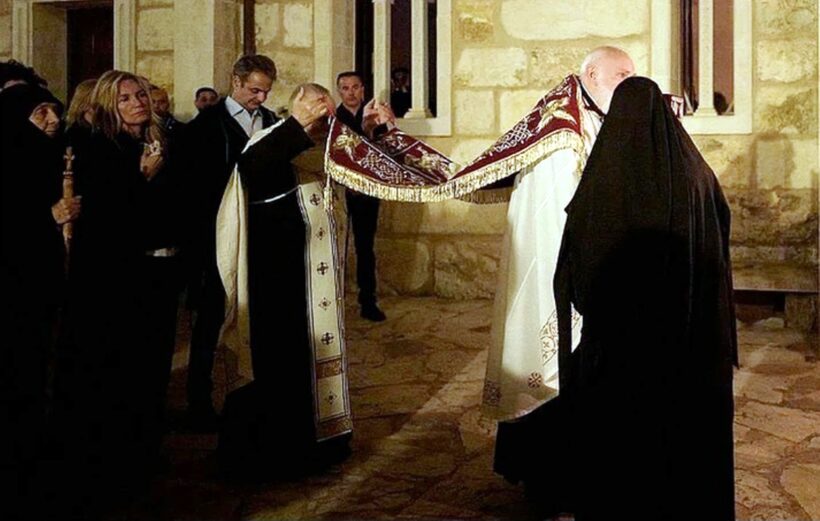 Ο Κυριάκος Μητσοτάκης στην Περιφορά του Επιταφίου ΦΩΤΟ 24 Ο Κυριάκος Μητσοτάκης στην Περιφορά του Επιταφίου ΦΩΤΟ