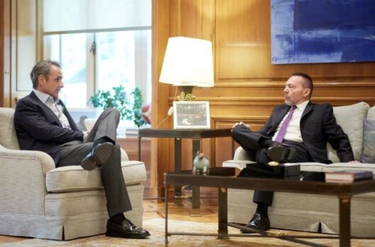 Η Κυβέρνηση προτείνει ανανέωση θητείας Στουρνάρα στην ΤτΕ