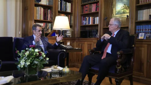 Συνάντηση Μητσοτάκη - Τασούλα: «H κυβέρνηση έχει κάνει το καλύτερο για να στηρίξει τα ελληνικά νοικοκυριά»