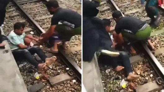 Μπαγκλαντές: Συγκλονιστικό βίντεο με πατέρα να πέφτει πάνω σε ράγες τρένου για να σώσει το παιδί του