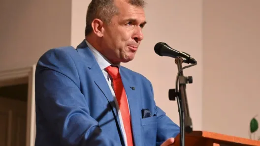 «Δεν μπορεί οι εργαζόμενοι να ζουν με τον φόβο της ανεργίας»