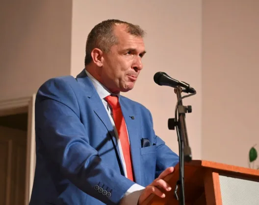 «Δεν μπορεί οι εργαζόμενοι να ζουν με τον φόβο της ανεργίας»