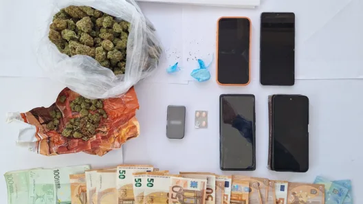 Ναύπακτος: Αστυνομικός σκύλος «μύρισε» ναρκωτικά, συνελήφθη διακινητής