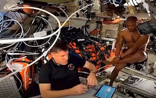 Η «γκάφα» της NASA με τον αστροναύτη του Artemis II να κάνει ντουζ ΒΙΝΤΕΟ