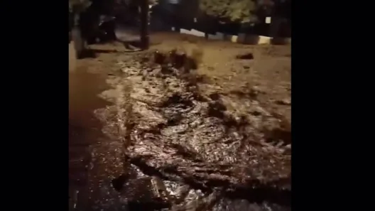 Νέα Μάκρη: «Βρέθηκε σφηνωμένος σε αυτοκίνητο» μαρτυρίες για τον 50χρονο νεκρό της κακοκαιρίας «Erminio» ΒΙΝΤΕΟ