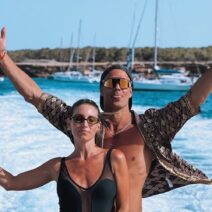 «Ήταν να συμβεί…»: Τι λέει η Αθηνά Οικονομάκου για τον Μπρούνο Τσερέλα και το γάμο τους 23 «Ήταν να συμβεί…»: Τι λέει η Αθηνά Οικονομάκου για τον Μπρούνο Τσερέλα και το γάμο τους