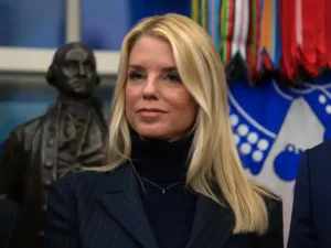 Για ποιον λόγο ο Τράμπ καρατόμησε την υπουργού Δικαιοσύνης