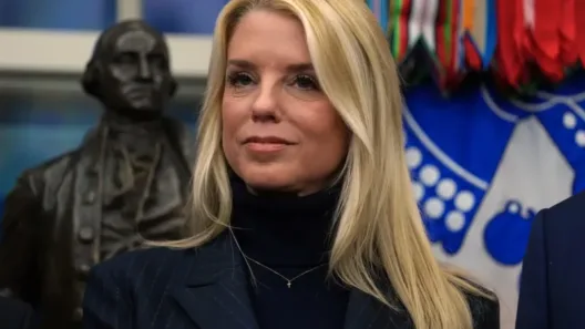 Για ποιον λόγο ο Τράμπ καρατόμησε την υπουργού Δικαιοσύνης