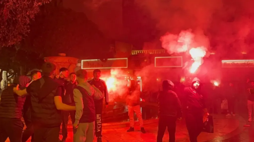 Ηράκλειο: Ξεχύθηκαν στους δρόμους οι Κρητικοί - Ο ΟΦΗ κατέκτησε το δεύτερο Κύπελλο Ελλάδας στην ιστορία του ΒΙΝΤΕΟ-ΦΩΤΟ