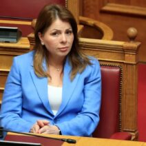 Αρση ασυλίας ζητά η Παπακώστα για τον ΟΠΕΚΕΠΕ - Τι είπε για τη συμμετοχή της στις επόμενες εκλογές