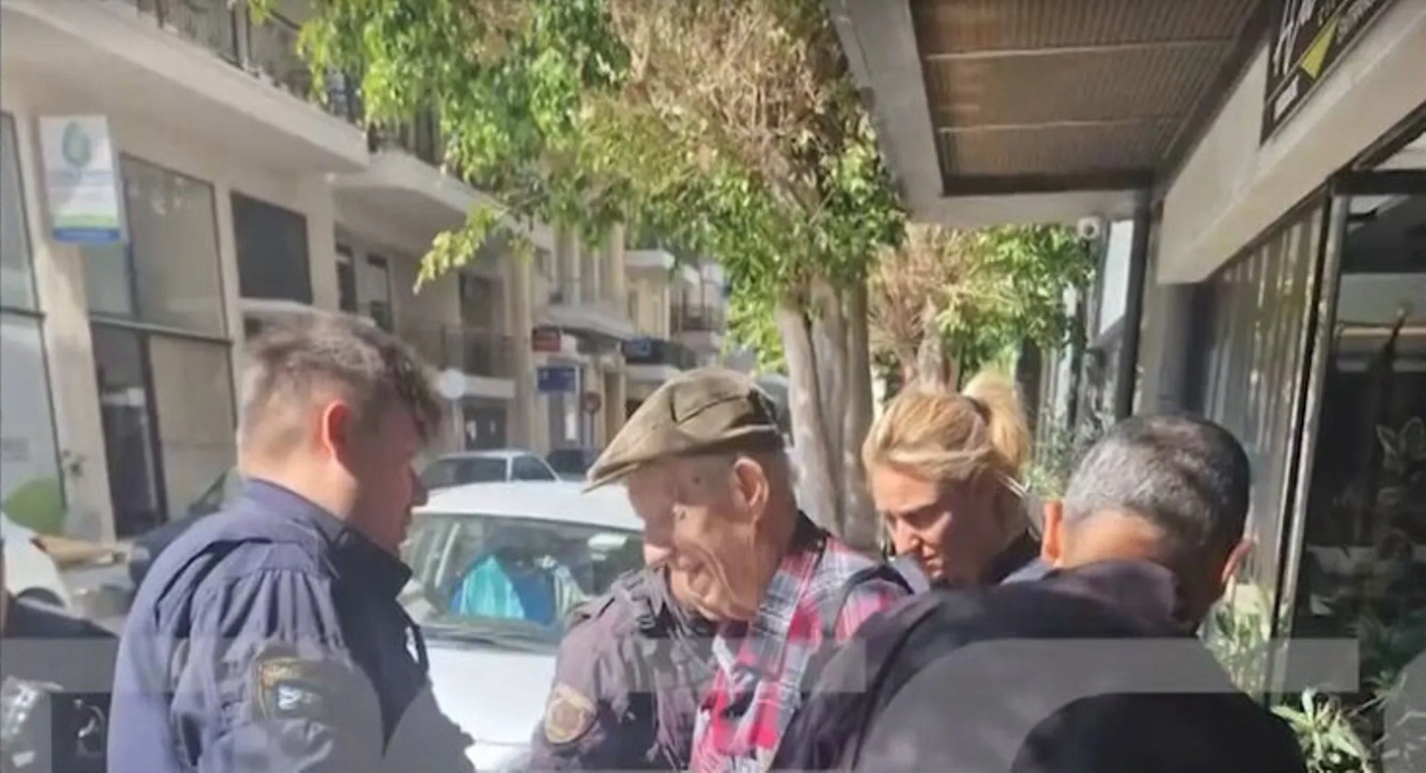 Ενοπλες επιθέσεις σε ΕΦΚΑ και Εφετείο: Η επιθυμία του 89χρονου – Τι θέλει να δώσει στους τραυματίες