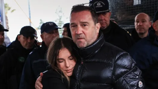 Τέμπη: Αρχισε ξανά η δίκη - Πλακιάς: «Αθάνατες! Όλοι φυλακή, αλήτες» - Παρελήφθη από ασθενοφόρο ο Ρούτσι ΦΩΤΟ - ΒΙΝΤΕΟ