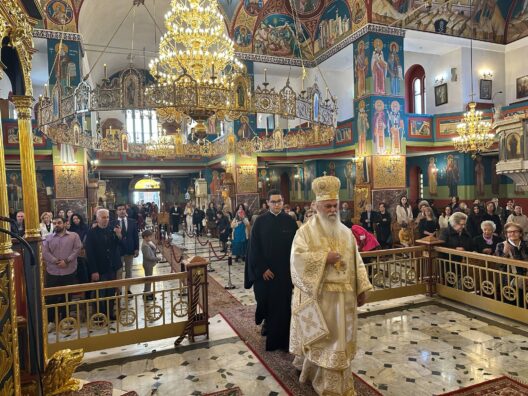 Εσπερινός της Αγάπης του Πάσχα στην Φανερωμένη Αιγίου, χοροστατούντος του Μητροπολίτη Ιερωνύμου 28 Εσπερινός της Αγάπης του Πάσχα στην Φανερωμένη Αιγίου, χοροστατούντος του Μητροπολίτη Ιερωνύμου