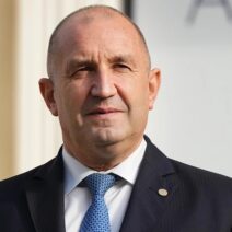 Βουλγαρία: Αυτοδύναμος στις εκλογές ο «φιλορώσο» Ρούμεν Ράντεφ