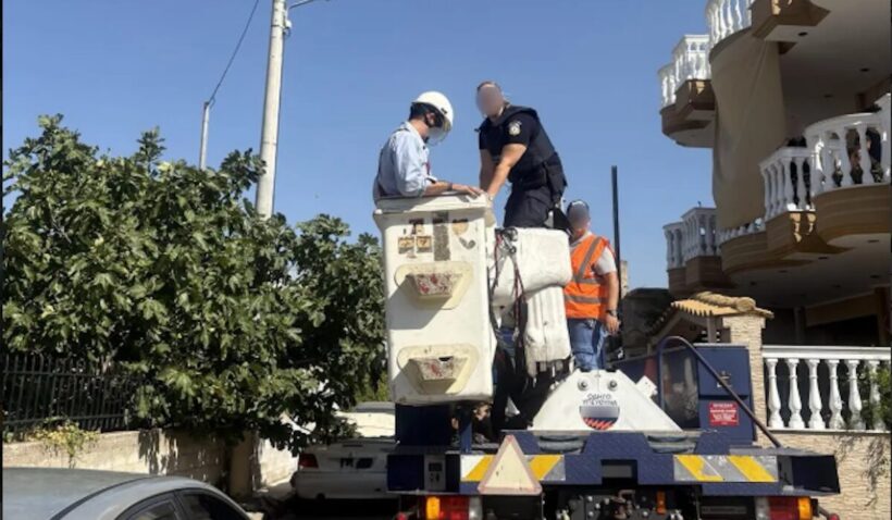 Δυτική Αχαΐα: Μπαράζ συλλήψεων για ρευματοκλοπές σε σπίτια - Τα παράνομα καλώδια 24 Δυτική Αχαΐα: Μπαράζ συλλήψεων για ρευματοκλοπές σε σπίτια - Τα παράνομα καλώδια