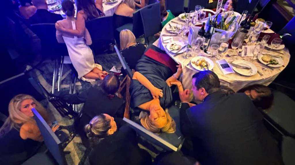 Αμερική: Σκηνές πανικού από πυροβολισμούς στο δείπνο του Λευκού Οίκου παρουσία Τράμπ ΒΙΝΤΕΟ-ΦΩΤΟ