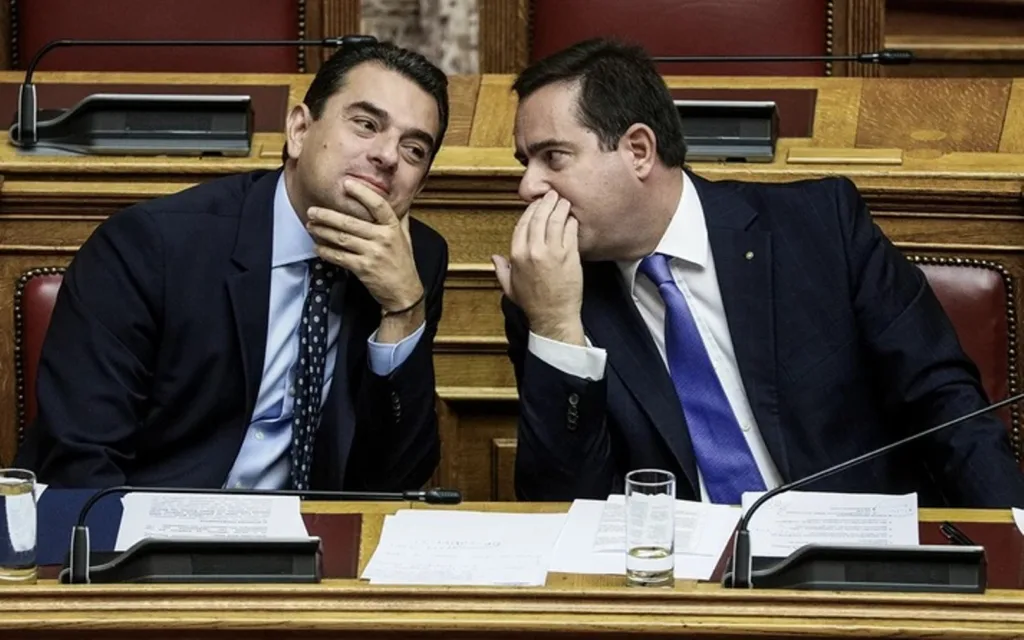 Παραιτήθηκαν Κώστας Σκρέκας και Νότης Μηταράκης