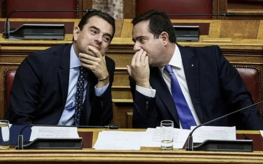 Παραιτήθηκαν Κώστας Σκρέκας και Νότης Μηταράκης