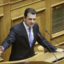 ΟΠΕΚΕΠΕ - Σκρέκας: «Σας παρακαλώ να υπερψηφίσετε την πρόταση για την άρση της ασυλίας μου»