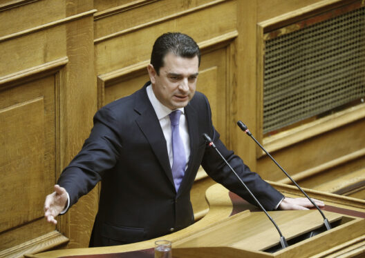 ΟΠΕΚΕΠΕ - Σκρέκας: «Σας παρακαλώ να υπερψηφίσετε την πρόταση για την άρση της ασυλίας μου»