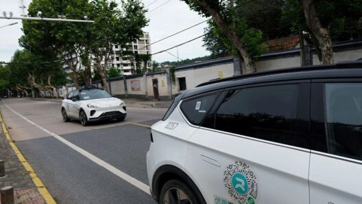 Δεκάδες ρομποτικά ταξί «πάγωσαν» σε δρόμο στη Γουχάν ΒΙΝΤΕΟ