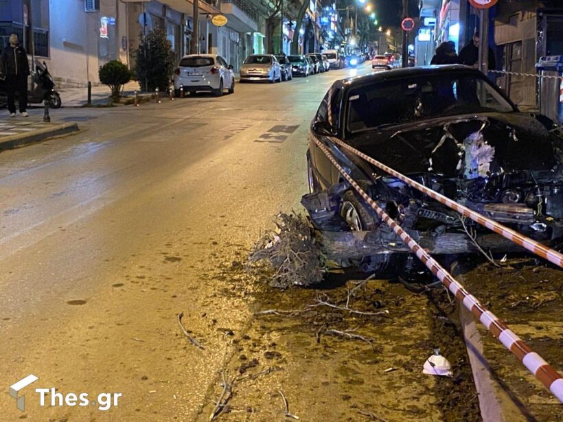 Θεσσαλονίκη: Θανατηφόρο τροχαίο σε σύγκρουση δύο ΙΧ