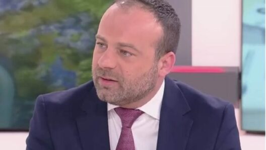 «Η δημοκρατία χάνεται όταν σιωπούν οι θεσμοί και κυριαρχεί ο φόβος»